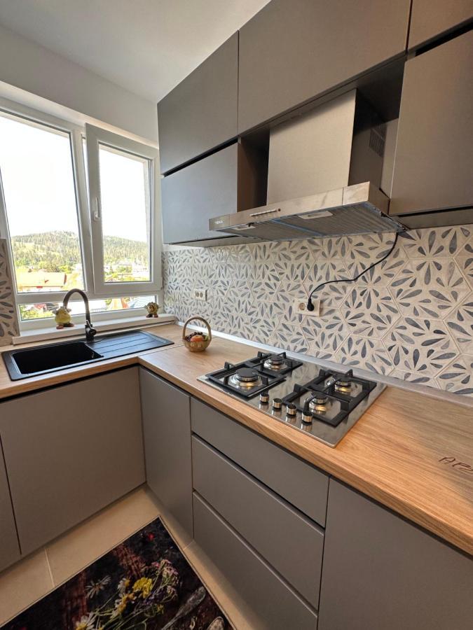 Apartamente Arinis Гура Хуморулуй Екстериор снимка