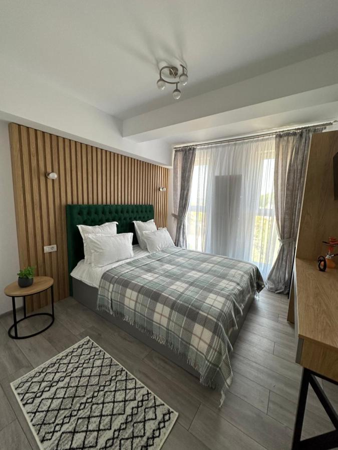Apartamente Arinis Гура Хуморулуй Екстериор снимка