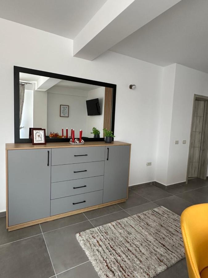 Apartamente Arinis Гура Хуморулуй Екстериор снимка