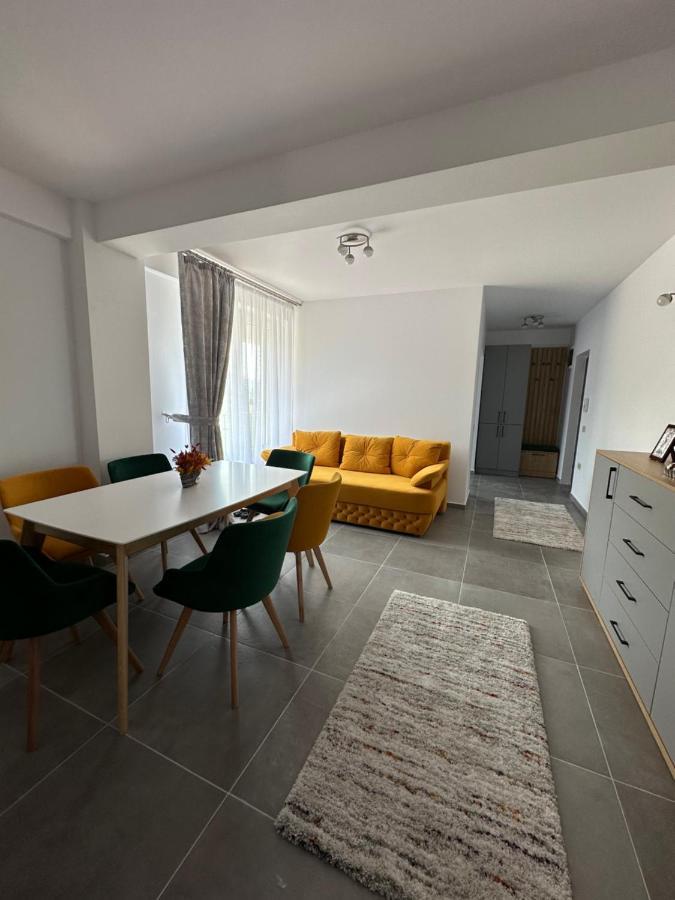 Apartamente Arinis Гура Хуморулуй Екстериор снимка