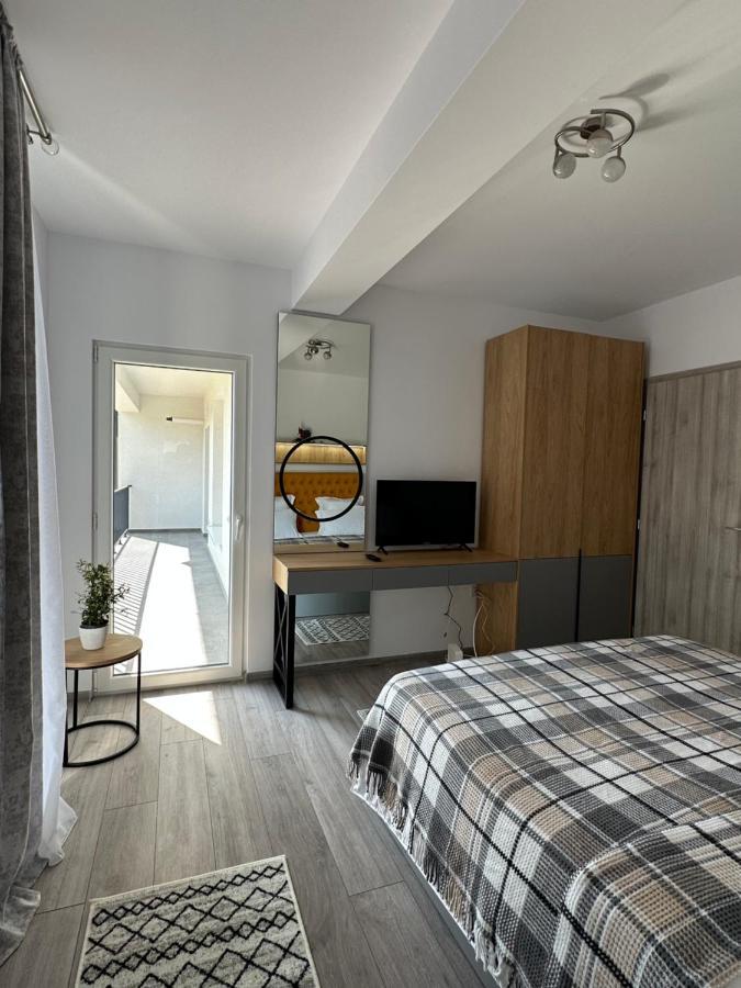 Apartamente Arinis Гура Хуморулуй Екстериор снимка