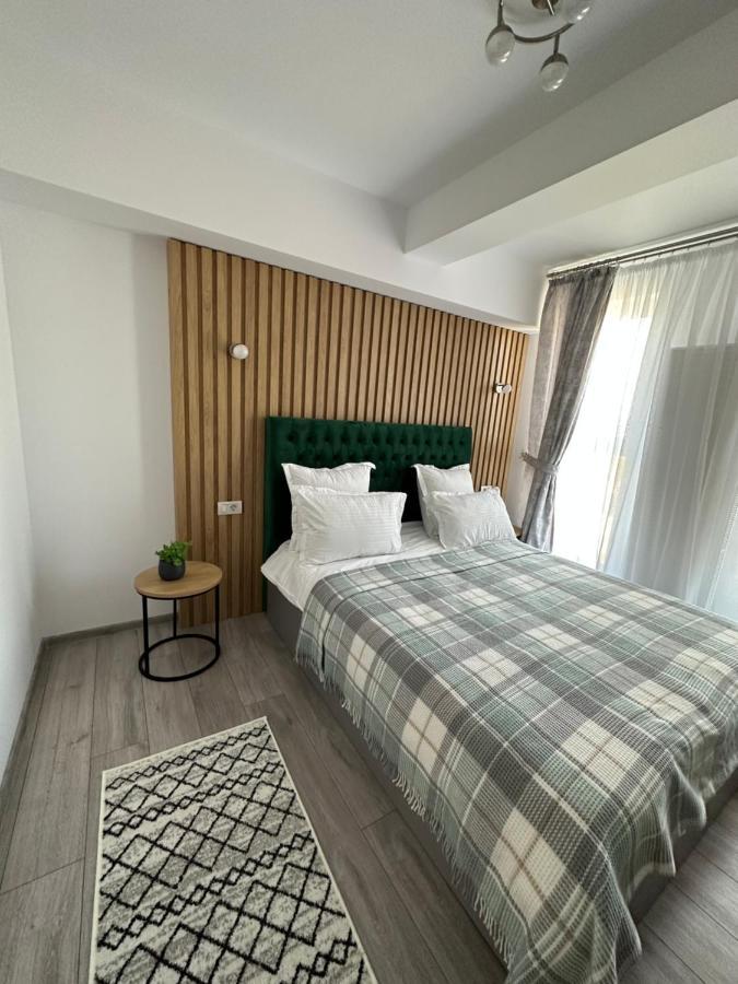 Apartamente Arinis Гура Хуморулуй Екстериор снимка