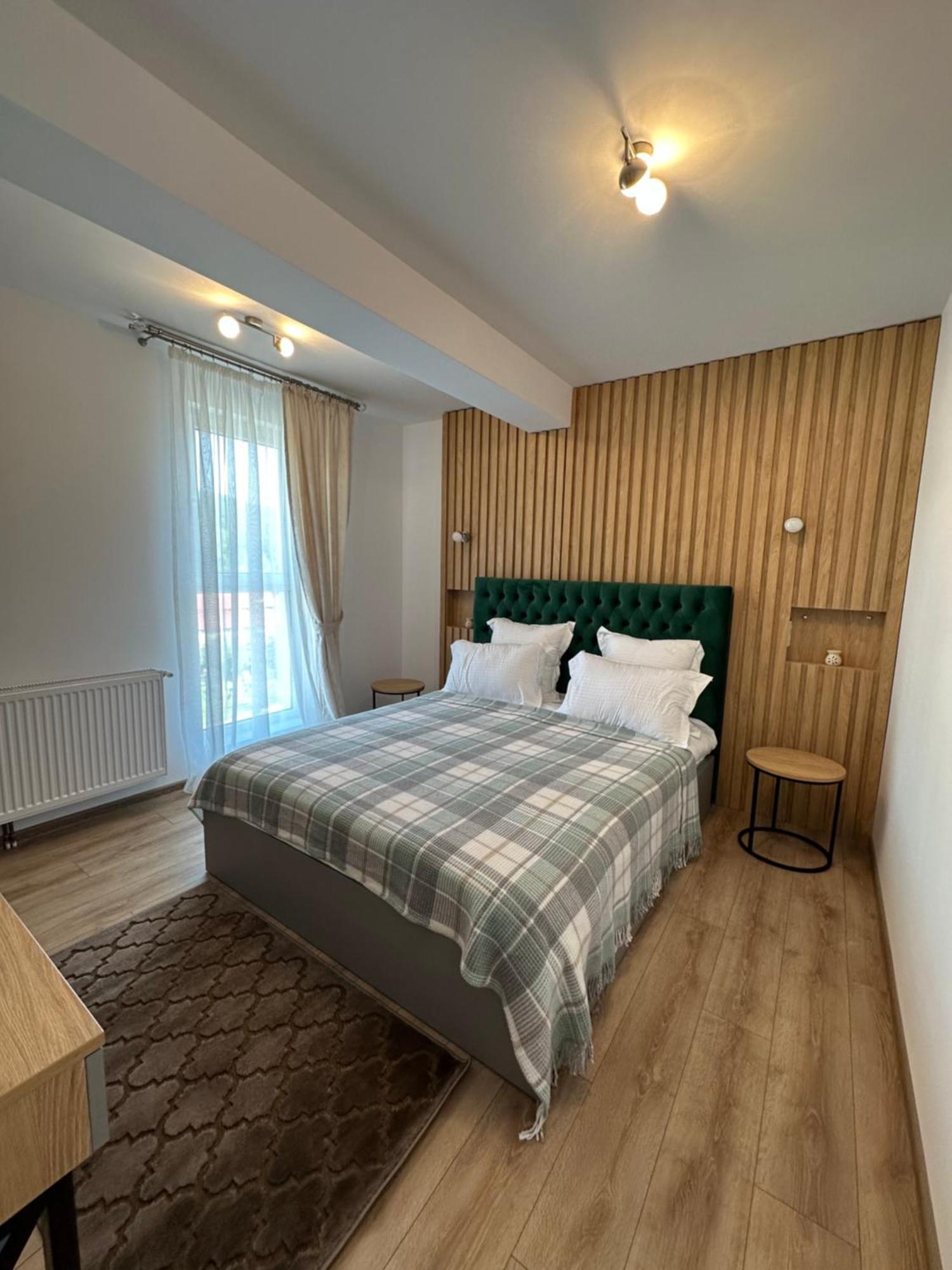 Apartamente Arinis Гура Хуморулуй Екстериор снимка
