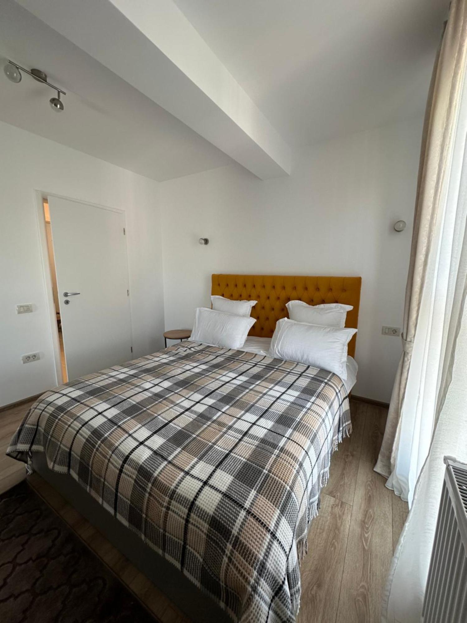 Apartamente Arinis Гура Хуморулуй Екстериор снимка