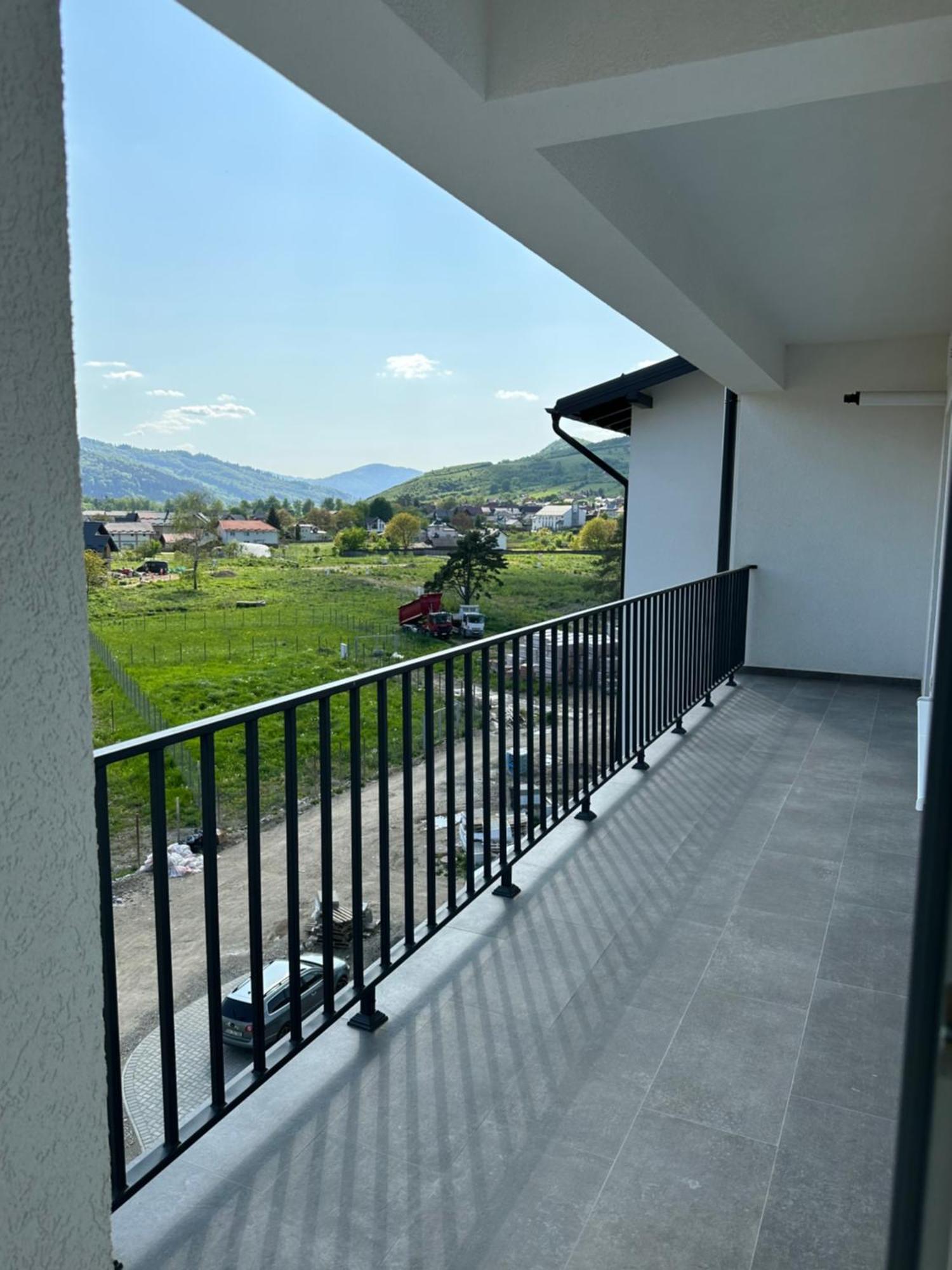 Apartamente Arinis Гура Хуморулуй Екстериор снимка
