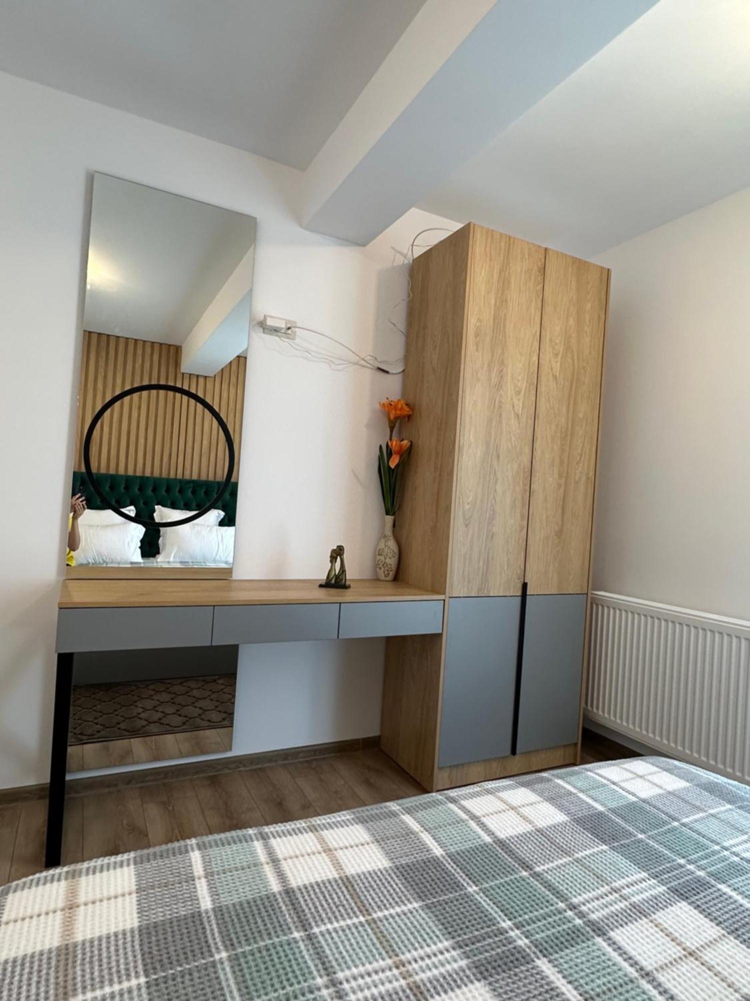 Apartamente Arinis Гура Хуморулуй Екстериор снимка